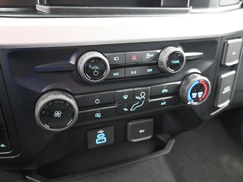 2025 Ford F-250 photo 13