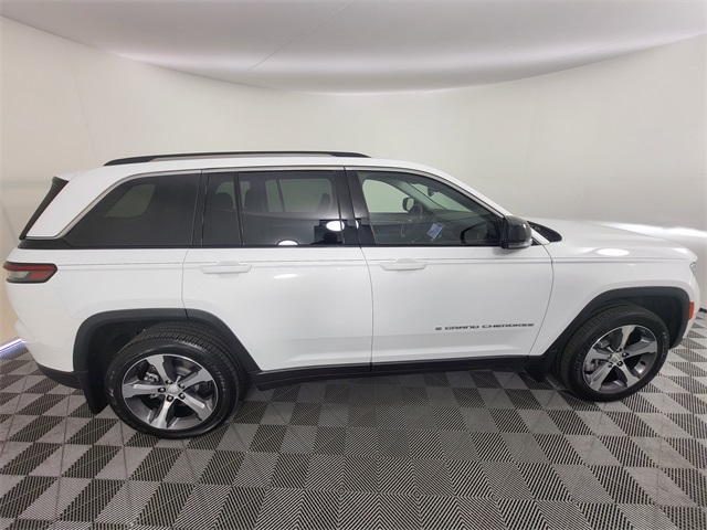 2022 Jeep Cherokee Limited 4xe photo 4