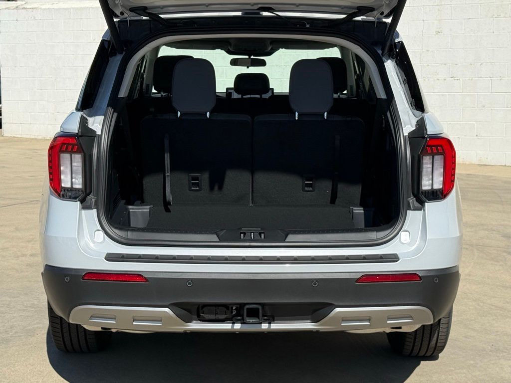 2025 Ford Explorer photo 15