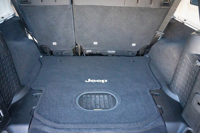 2015 Jeep Wrangler Unlimited Rubicon photo 29
