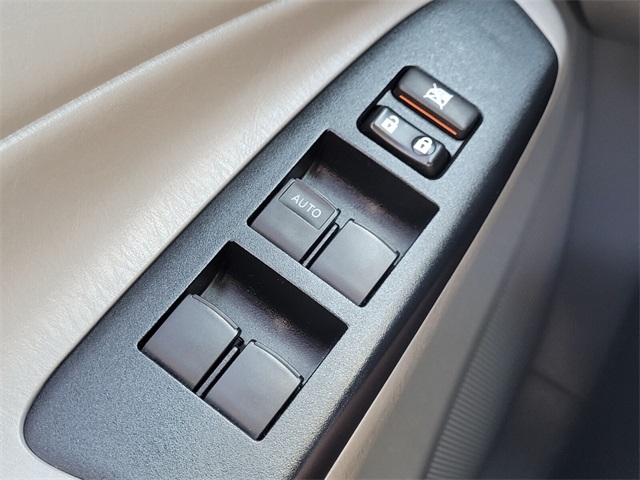 2015 Toyota Tacoma PreRunner V6 photo 21