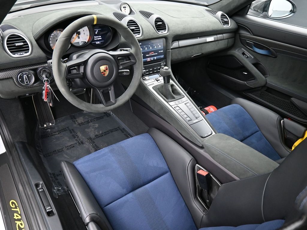 2023 Porsche Cayman GT4 RS photo 4