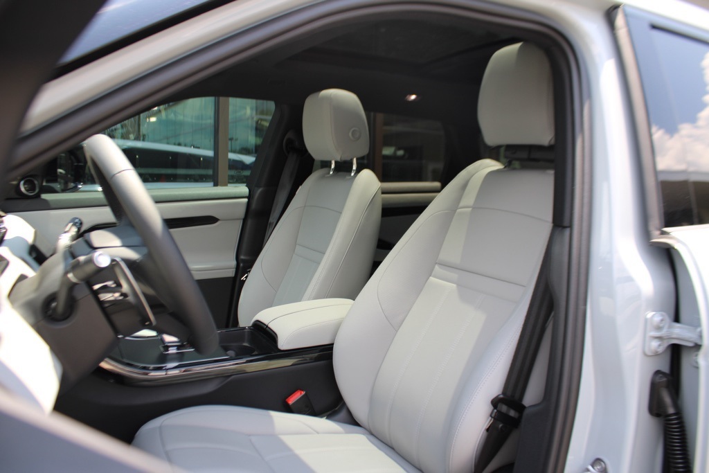 2026 Land Rover Range Rover Evoque S photo 5