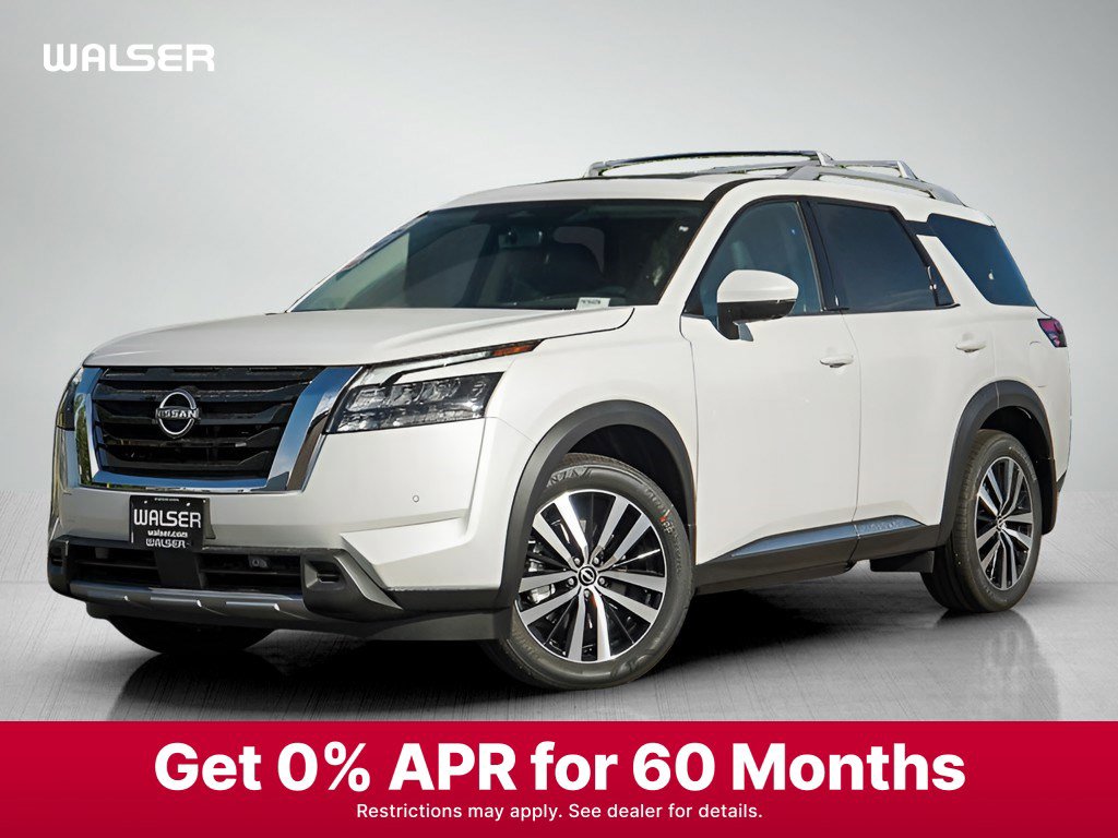 2025 Nissan Pathfinder Platinum's photo