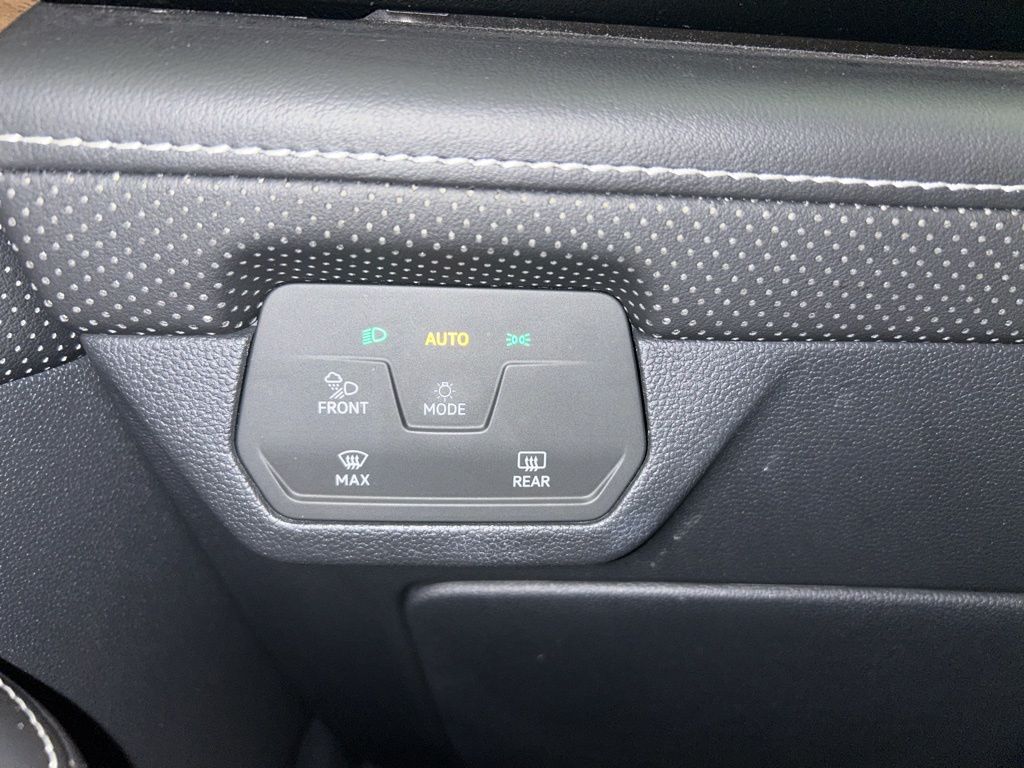 2024 Volkswagen Atlas SE Technology photo 23