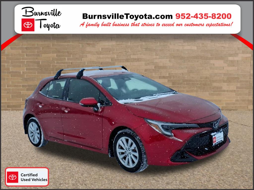 2023 Toyota Corolla Hatchback SE's photo