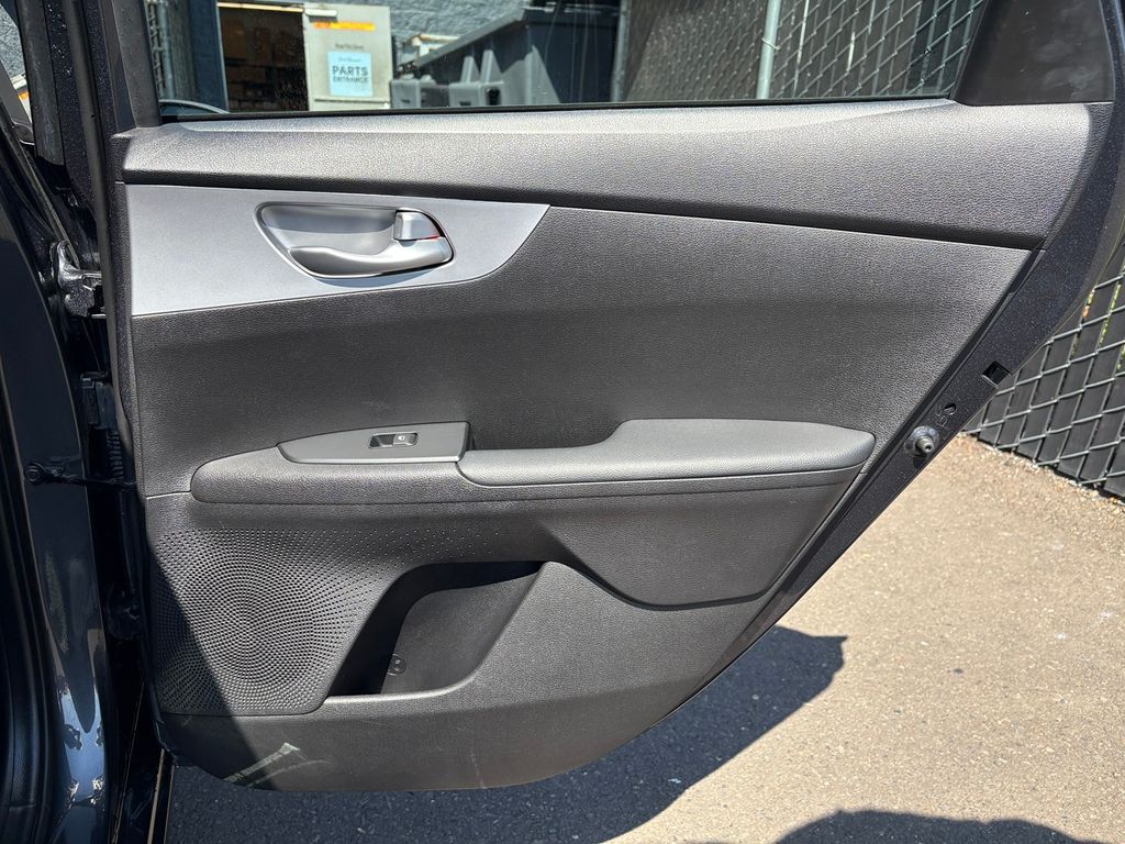 2023 Kia Forte LXS photo 25