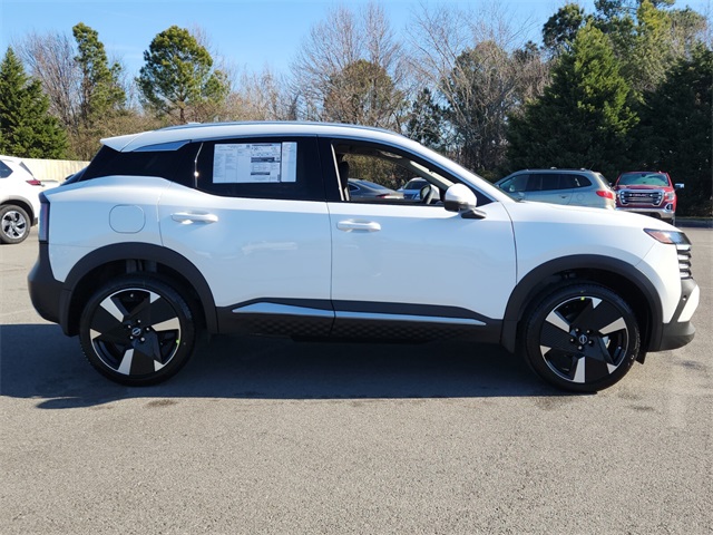 2025 Nissan Kicks SR photo 2