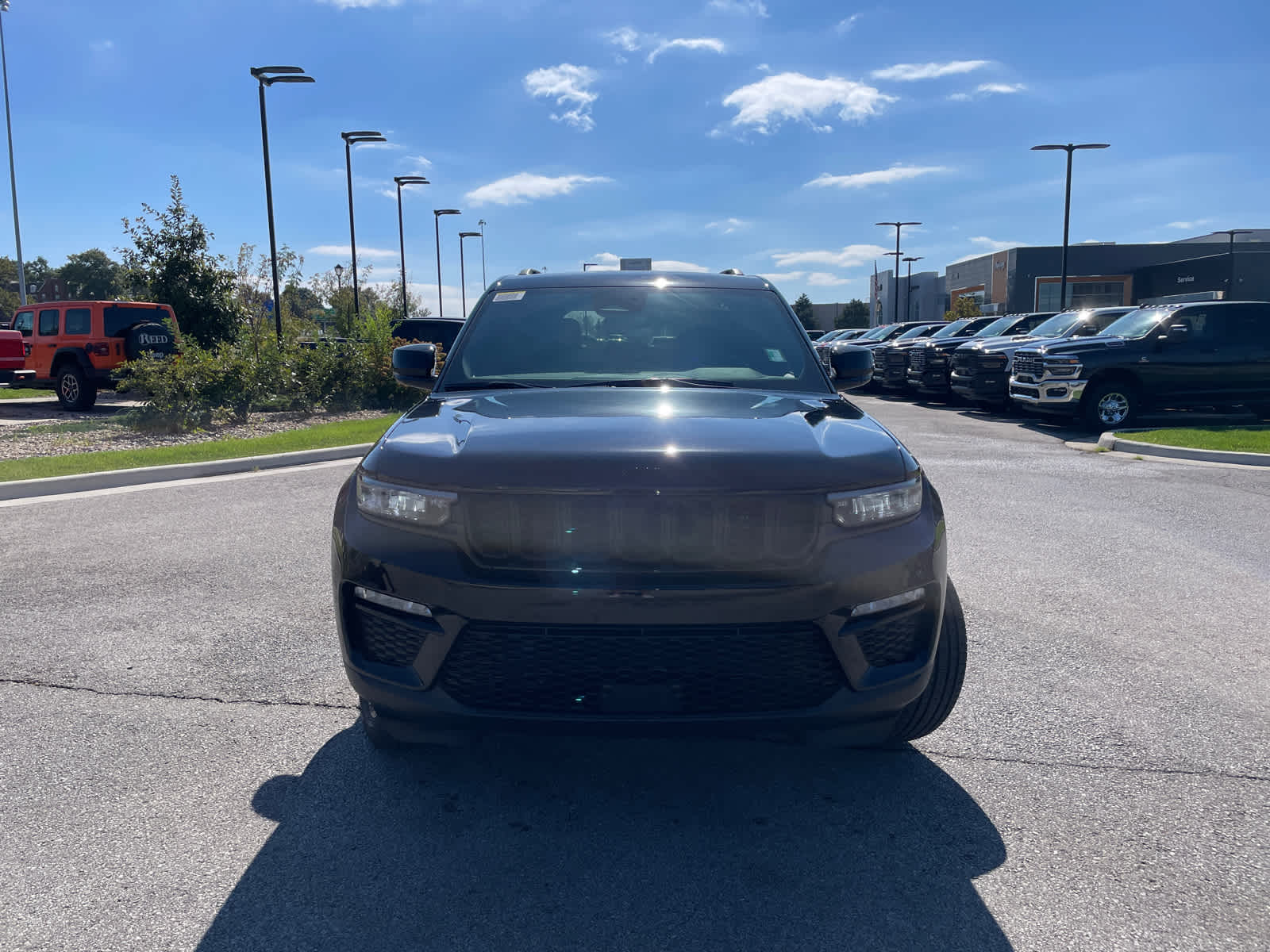 2025 Jeep Grand Cherokee Limited photo 3