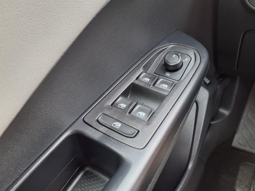 2023 Volkswagen Taos SE photo 19