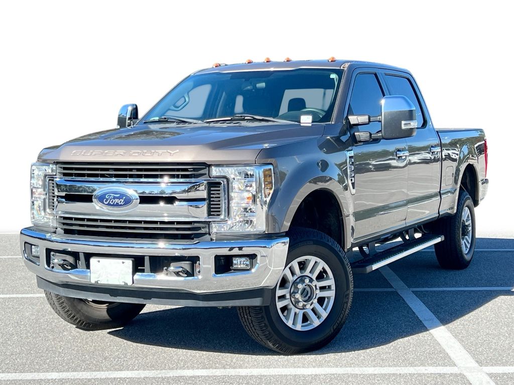 2018 Ford F-350 Super Duty XLT's photo
