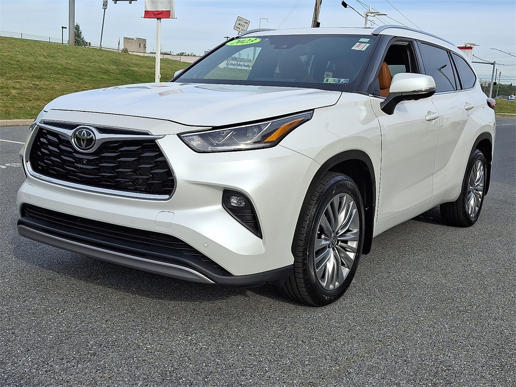 2023 Toyota Highlander Platinum photo 3