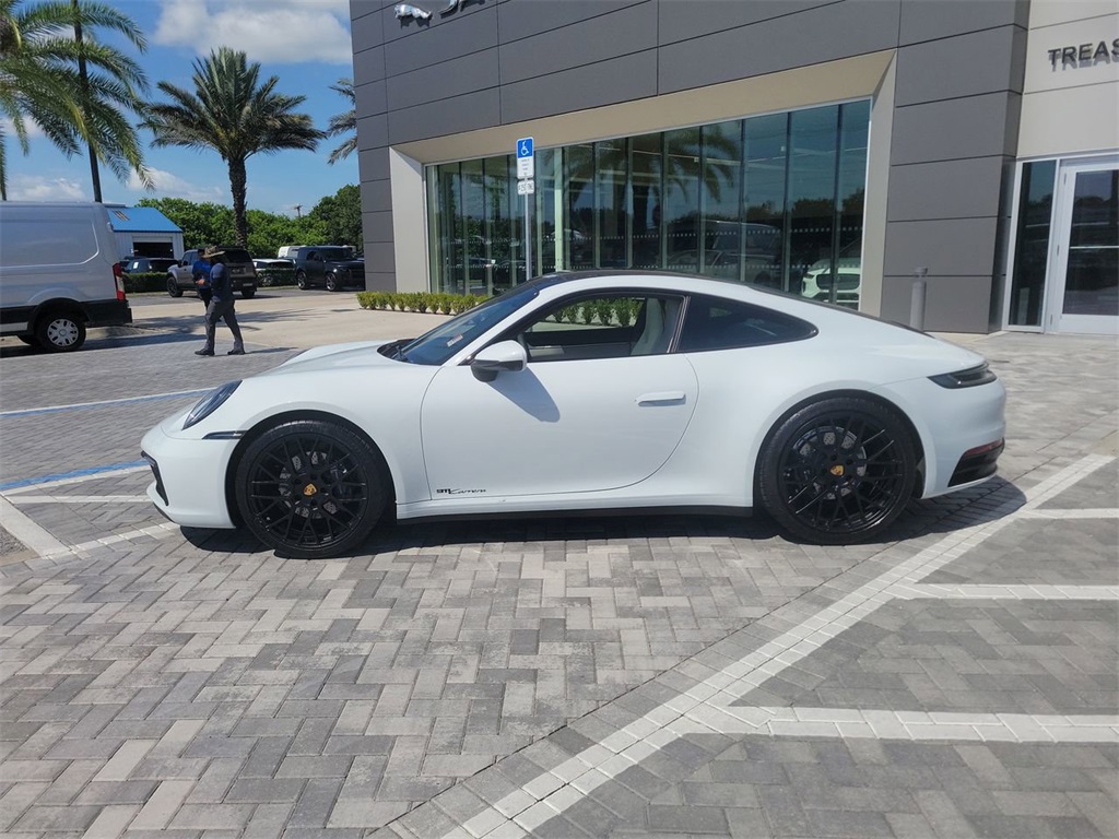 2022 Porsche 911 4 photo 2