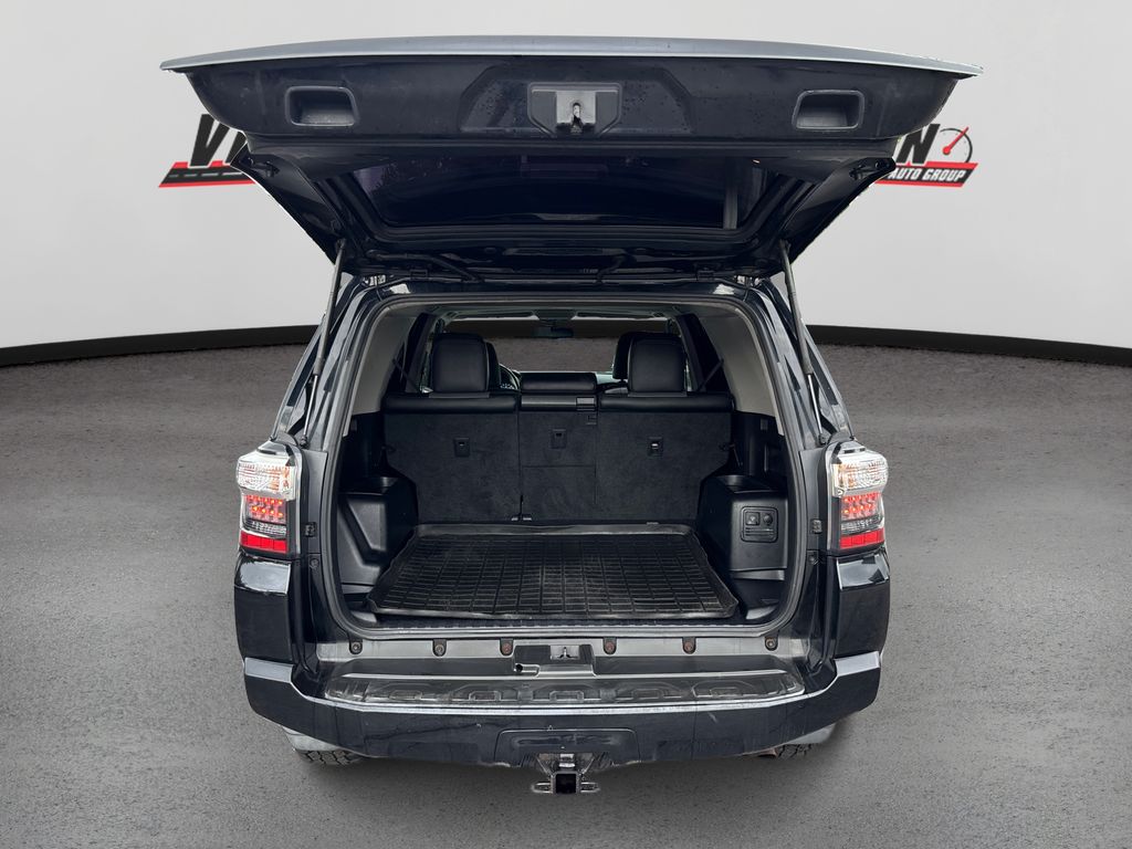 2016 Toyota 4Runner SR5 Premium photo 11