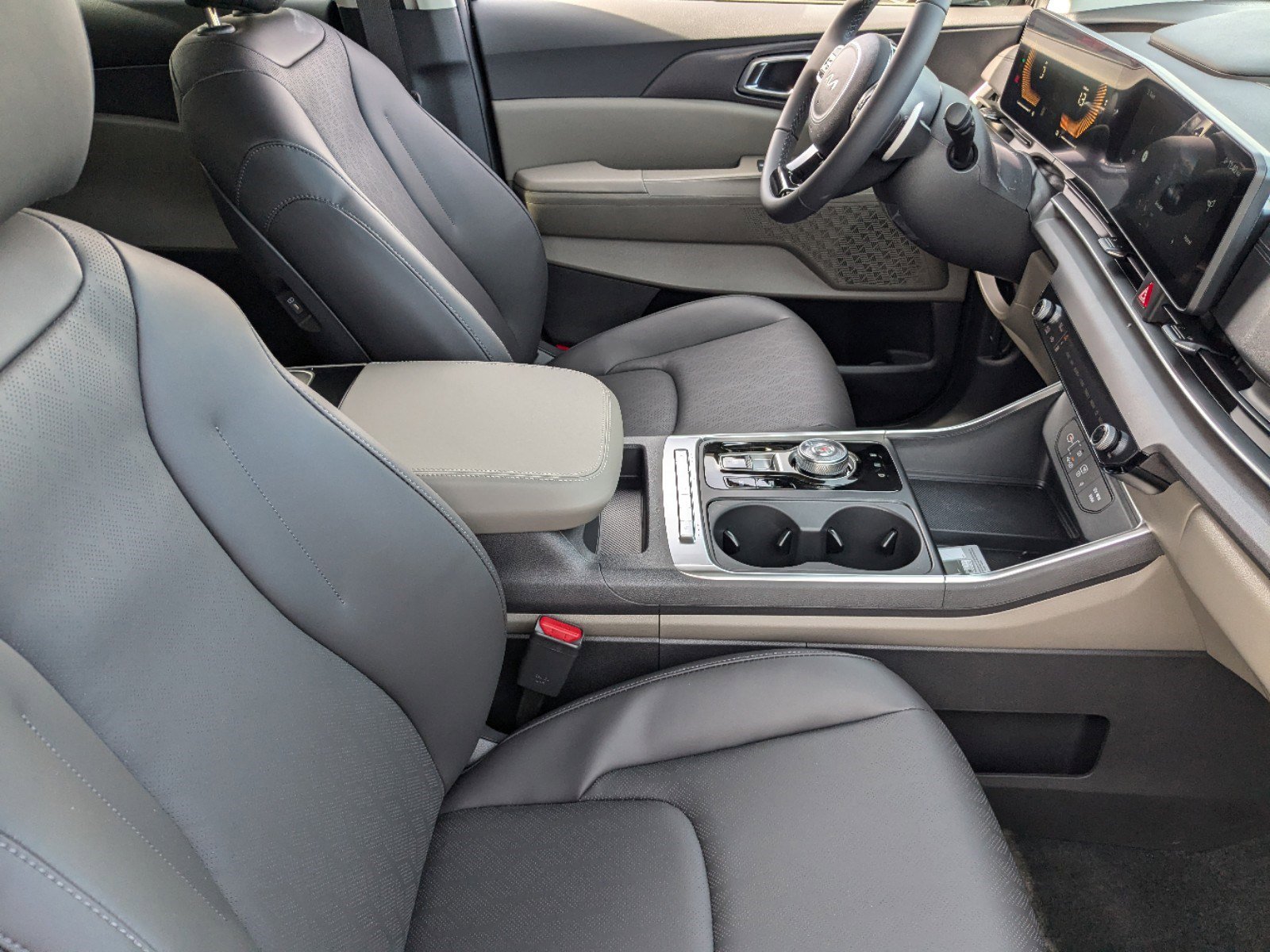 2025 Kia Carnival EX photo 10