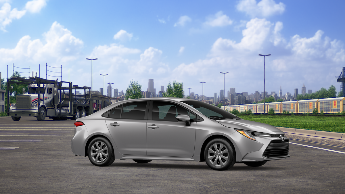 2026 Toyota Corolla LE photo 4