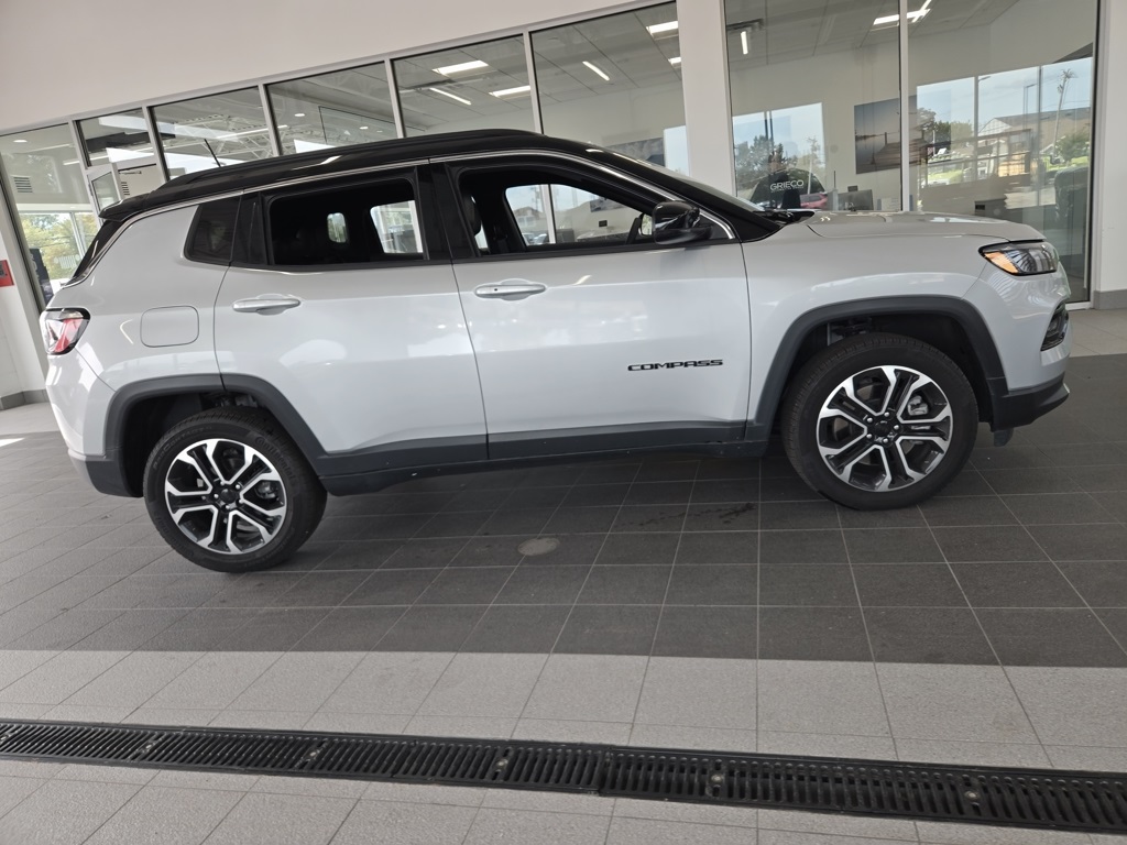 2024 Jeep Compass Limited photo 8