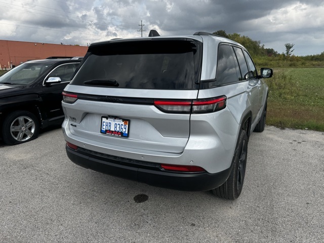 2022 Jeep Grand Cherokee Altitude photo 10