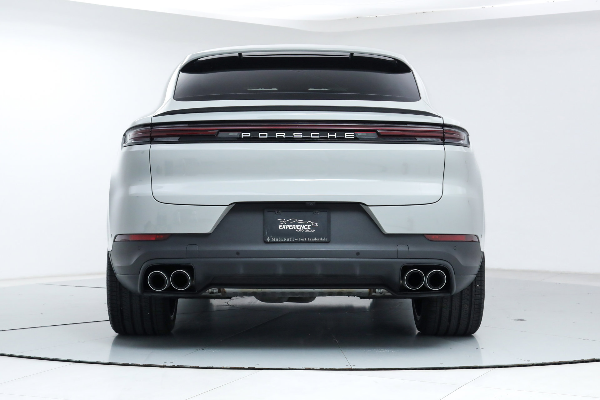 2024 Porsche Cayenne Coupe photo 3