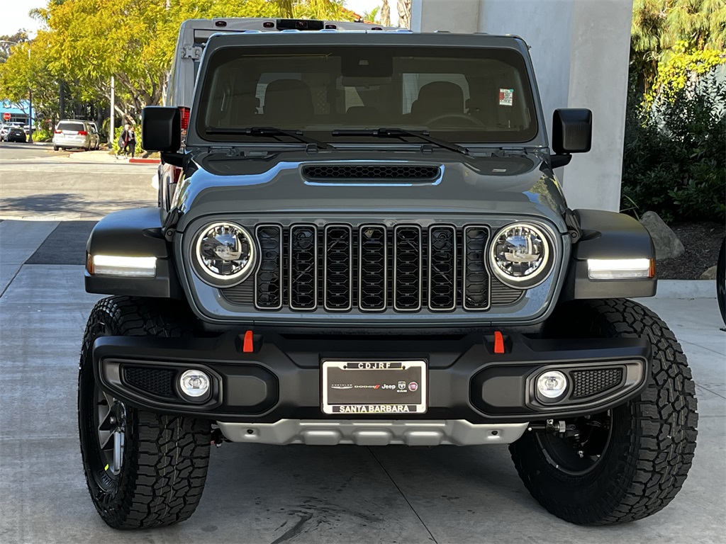 2025 Jeep Gladiator Mojave photo 2