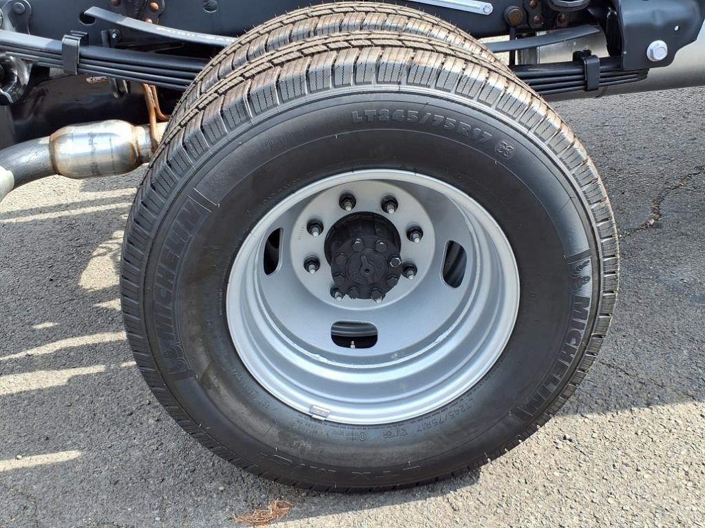 2025 Ford F-350 photo 7