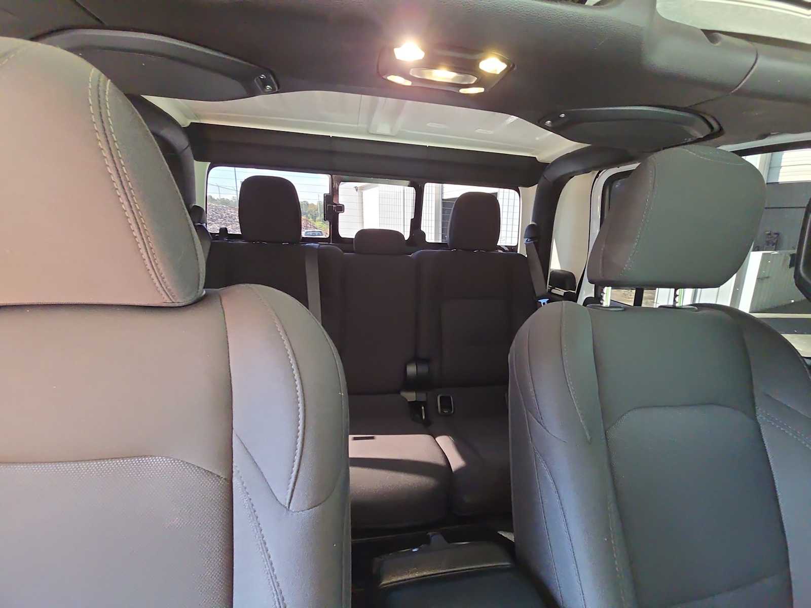 2022 Jeep Gladiator Altitude photo 15