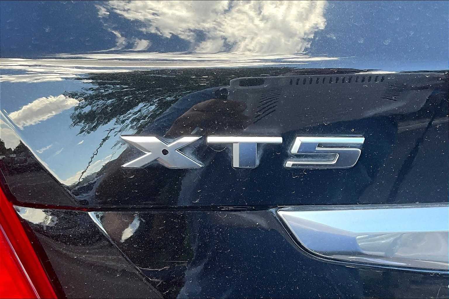 2019 Cadillac XT5 Luxury photo 8