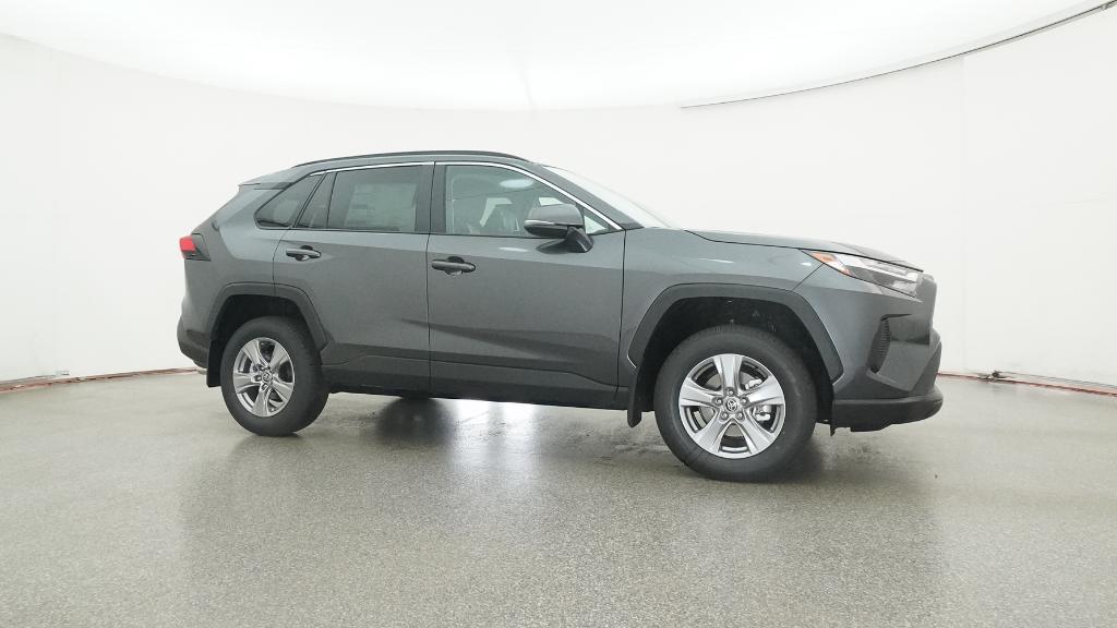 2025 Toyota RAV4 XLE photo 12