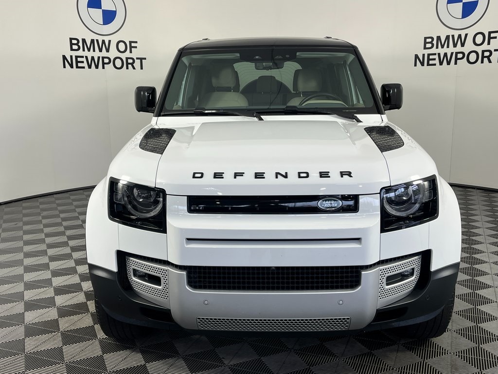2024 Land Rover Defender 110 S photo 5