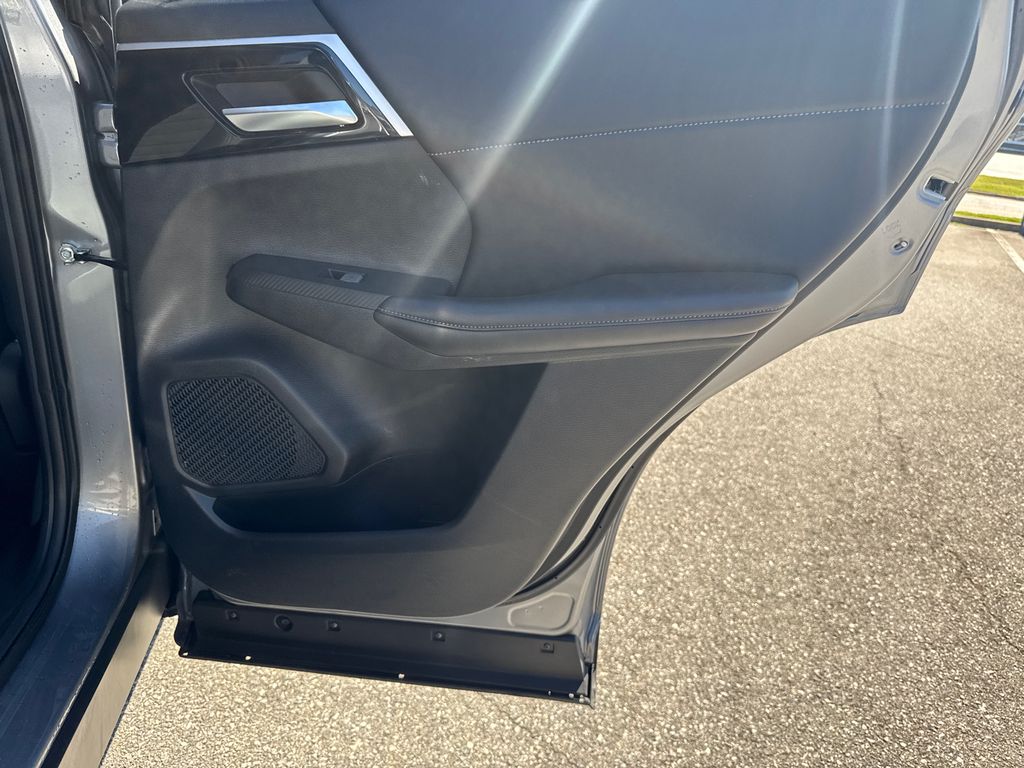 2024 Mitsubishi Outlander SE photo 16