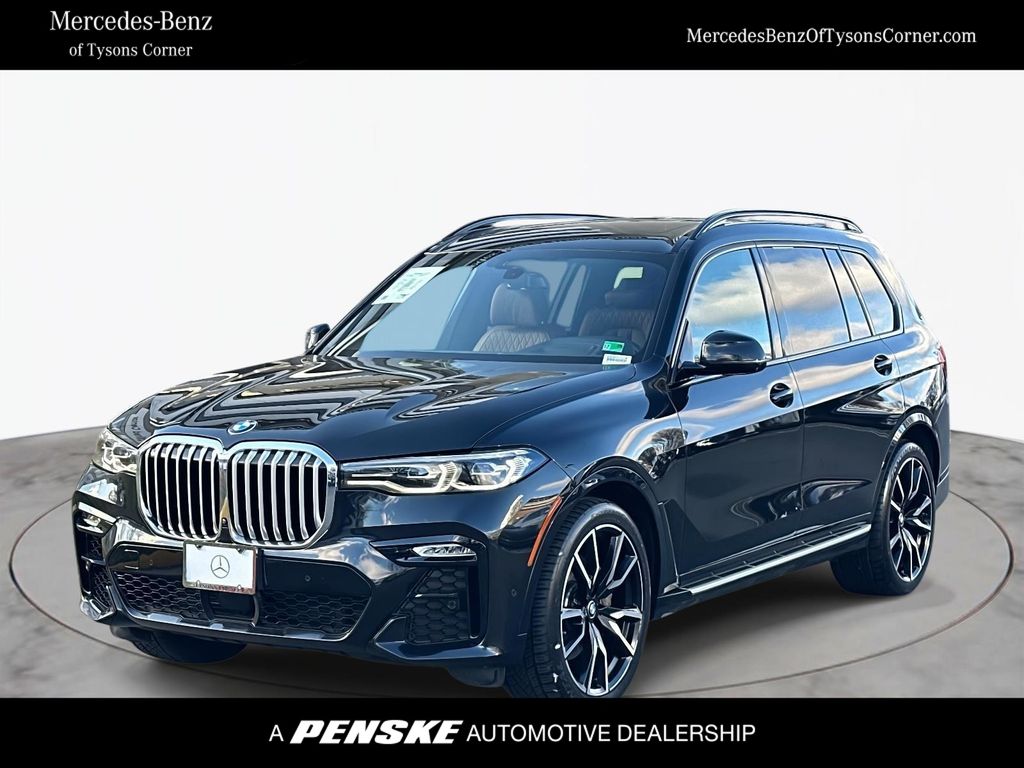 2022 BMW X7 40i's photo