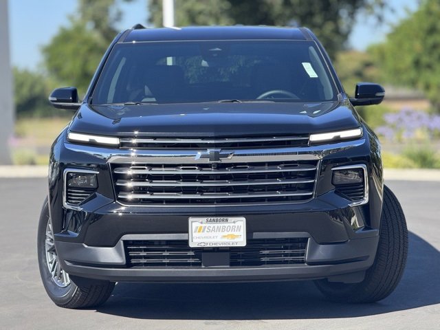 2025 Chevrolet Traverse photo 2