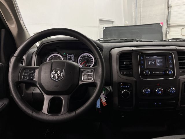 2023 Ram 1500 Classic Tradesman photo 3