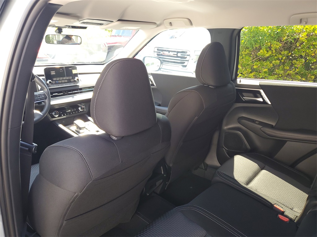 2025 Mitsubishi Outlander PHEV ES photo 12