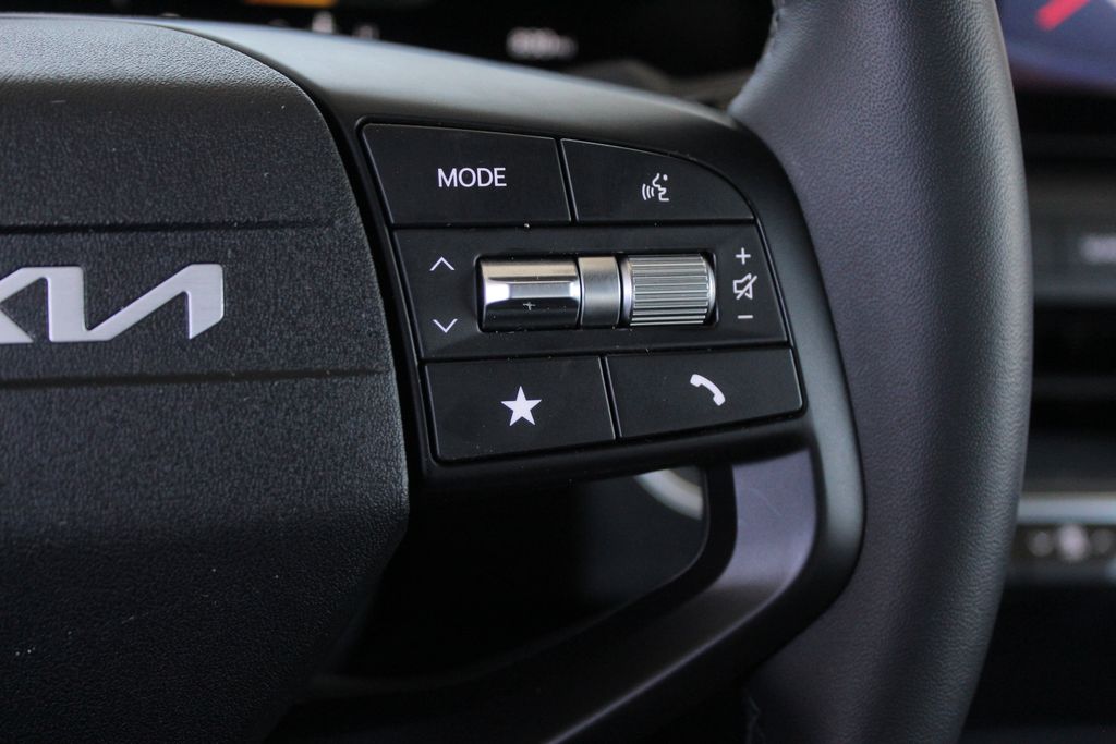 2025 Kia K4 EX photo 21