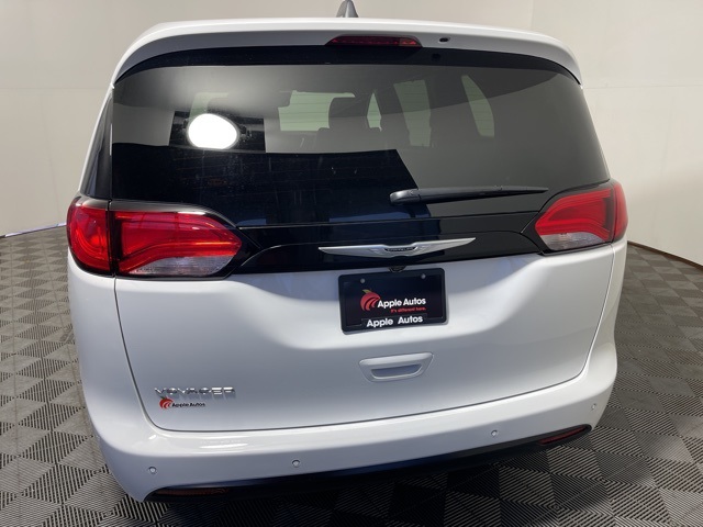 2025 Chrysler Voyager LX photo 5
