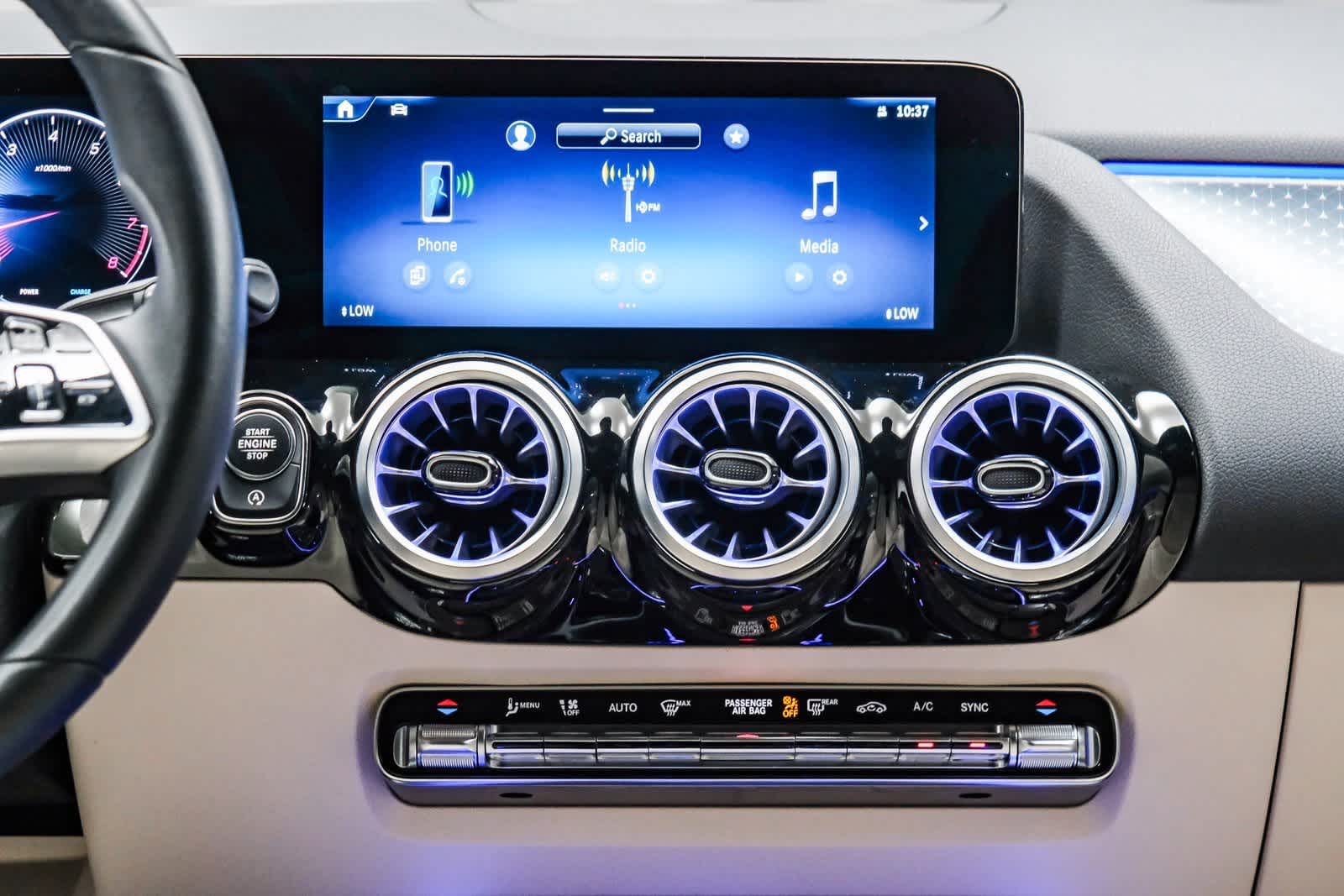 2025 Mercedes Benz GLA 250 photo 12