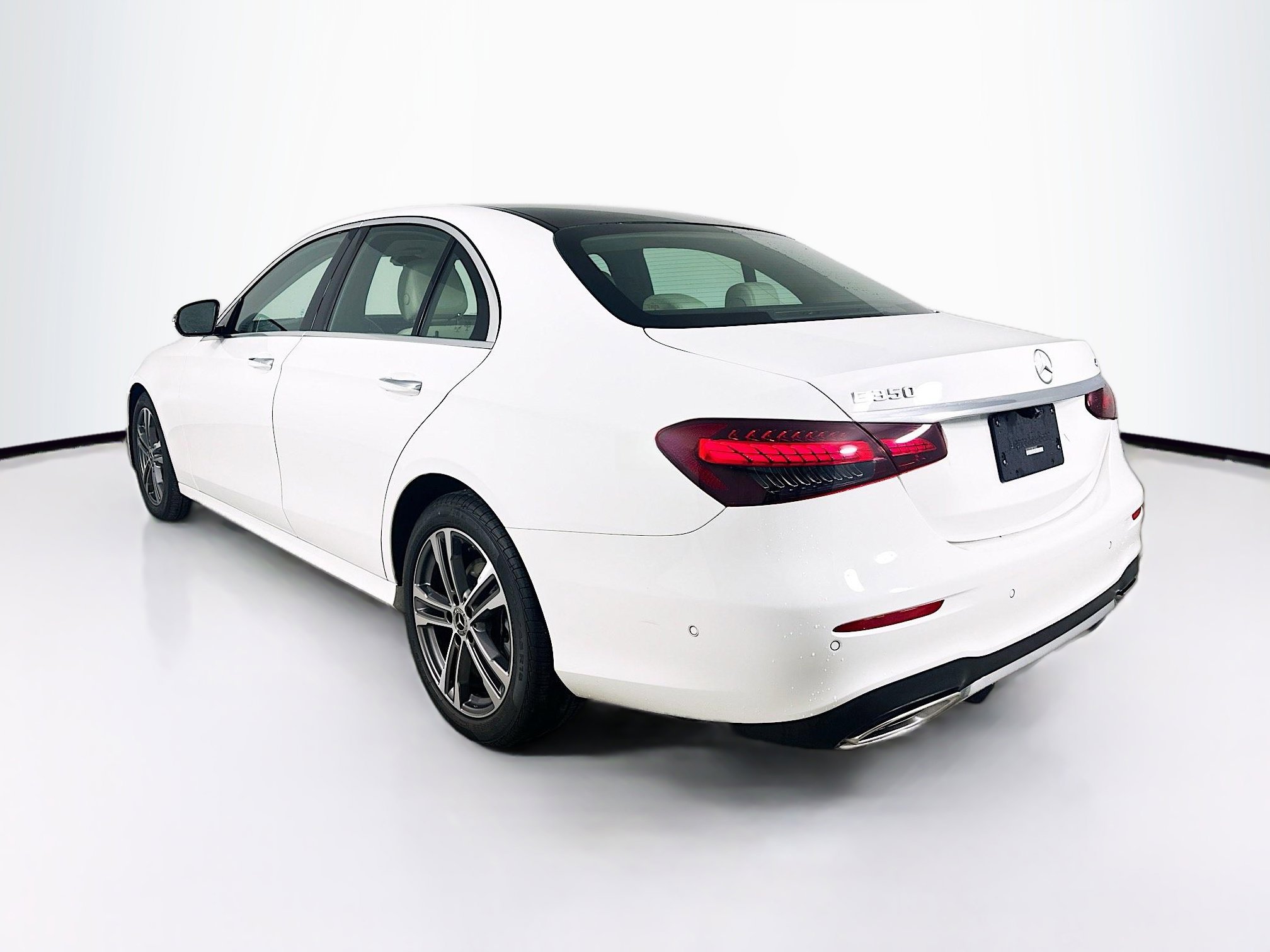 2021 Mercedes Benz E 350 4MATIC Sedan photo 2