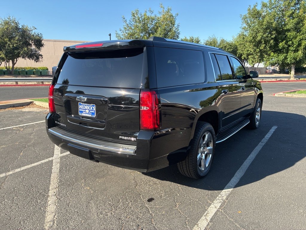 2019 Chevrolet Suburban Premier photo 3