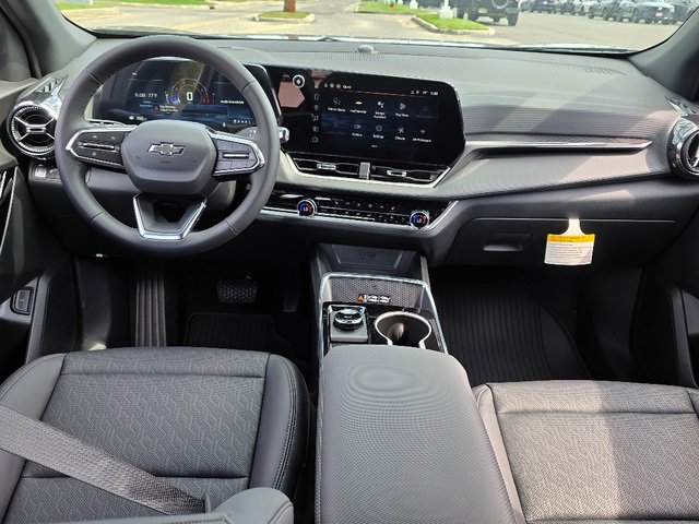 2026 Chevrolet Equinox LT photo 2