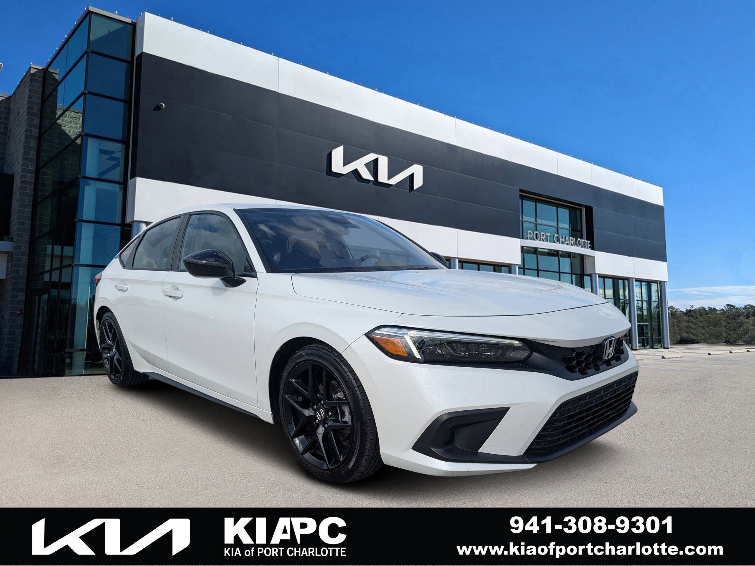 2024 Honda Civic Hatchback Sport's photo