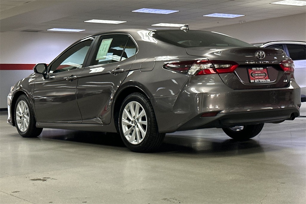 2023 Toyota Camry LE photo 4