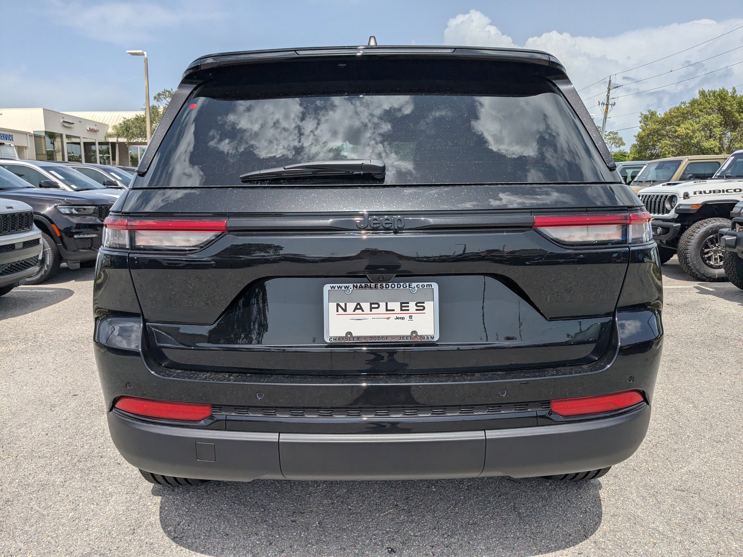 2025 Jeep Grand Cherokee Altitude X photo 3