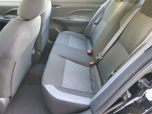 2025 Nissan Versa 1.6 SV photo 17