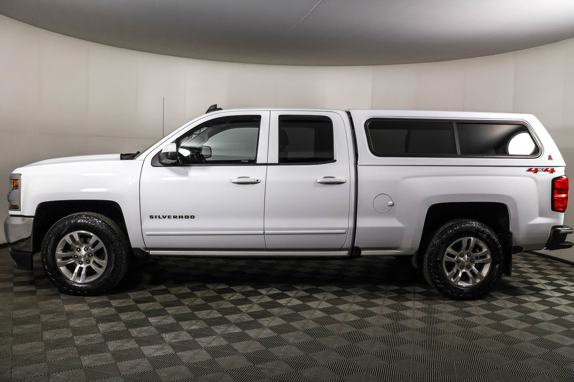 2018 Chevrolet Silverado 1500 LT photo 10