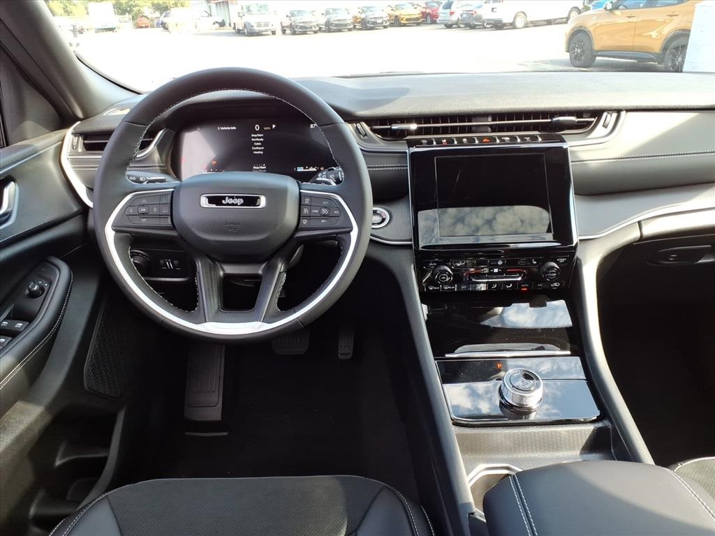 2025 Jeep Grand Cherokee Altitude X photo 13