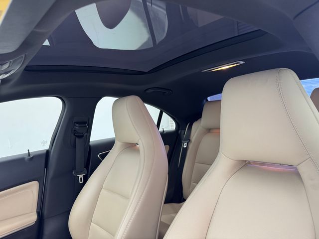 2017 Mercedes Benz CLA 250 photo 5