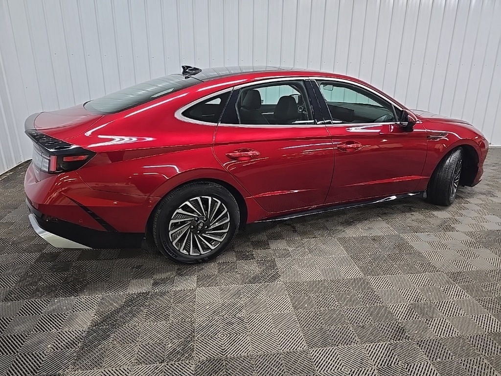 2024 Hyundai Sonata Hybrid Limited photo 3