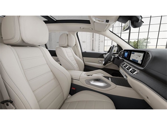 2026 Mercedes Benz GLS 450 4MATIC photo 4
