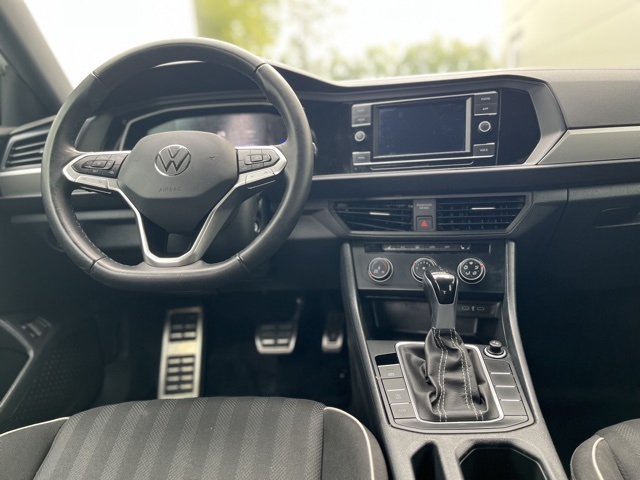2024 Volkswagen Jetta 1.5T Sport photo 5